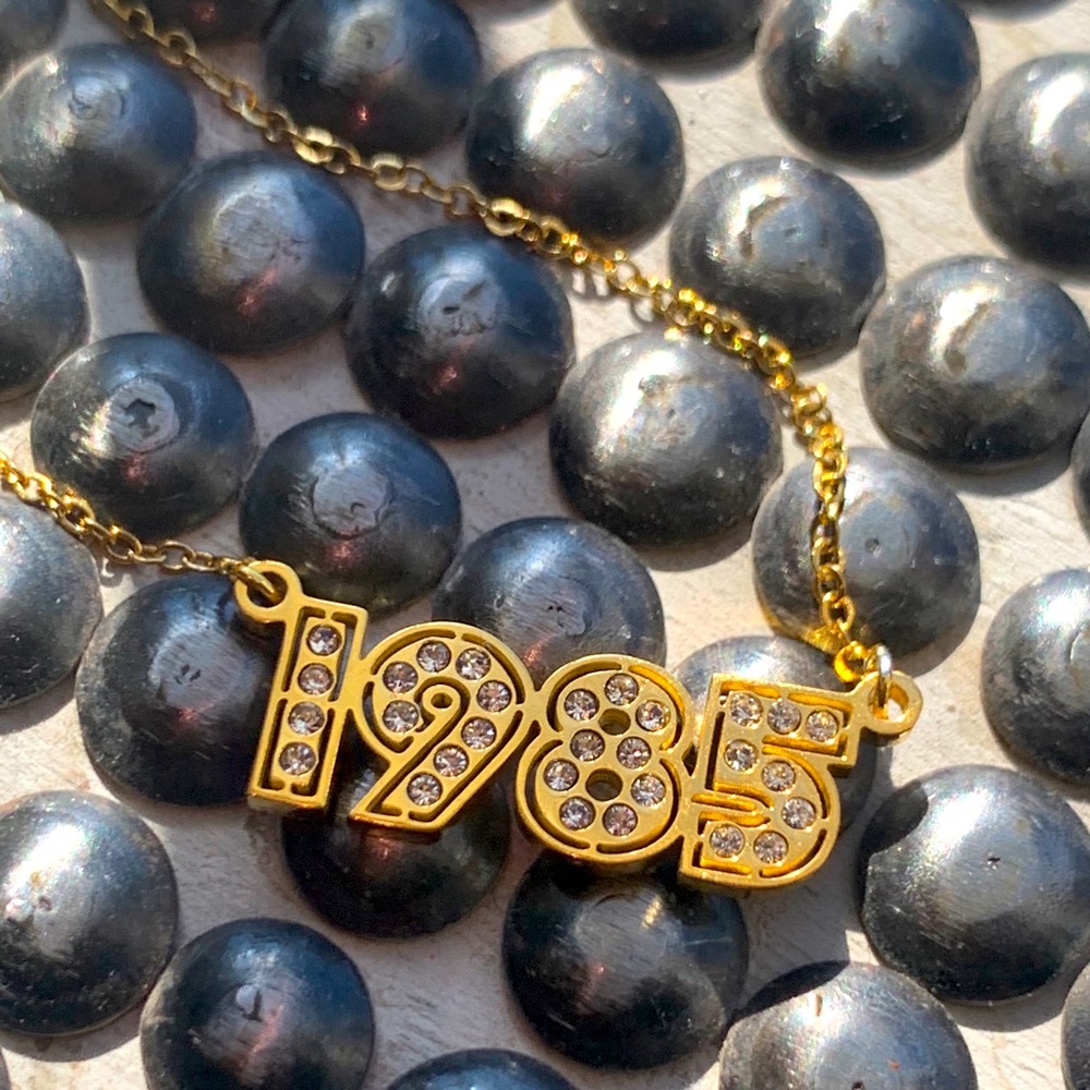 1986 necklace